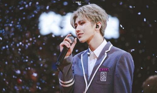 蔡徐坤回家吃瓜视频,揭秘明星日常生活中的趣味瞬间